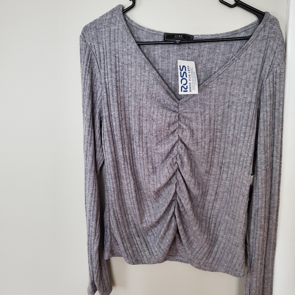 Gray long sleeve shirt